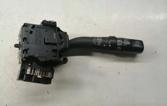 Toyota Avensis T250 Wiper control stalk 8465205170 173821
