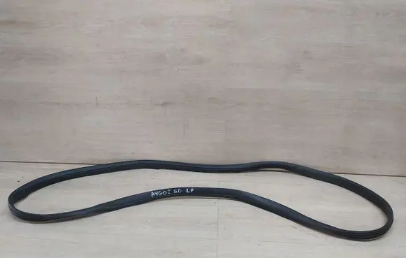 Toyota Aygo AB10 Rubber seal sliding door (on door) 