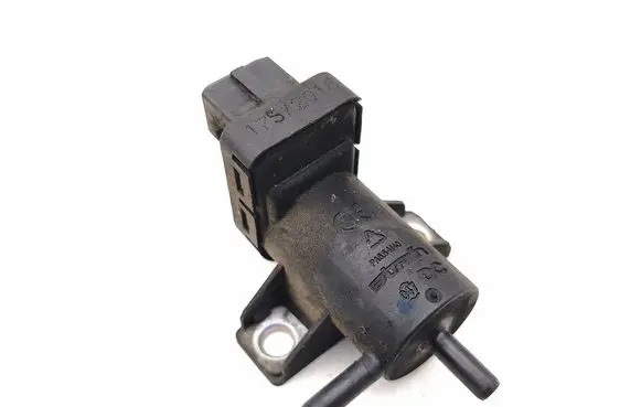 Opel Vivaro Vacuum valve 8200762162