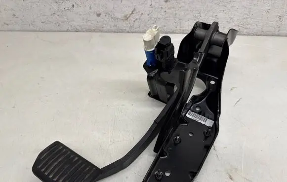 Volvo XC70 Brake pedal 31202467