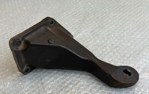 BMW 3 E46 Engine mounting bracket 