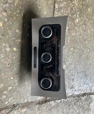 Volkswagen PASSAT B7 Air conditioning (A/C) switch 