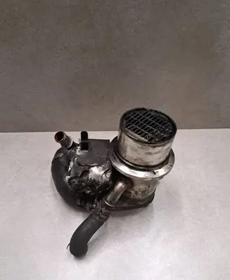 Volkswagen Touran III EGR valve cooler Y23960015 Y2397004 10039333