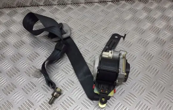 Mitsubishi Galant Rear seatbelt C7004E17