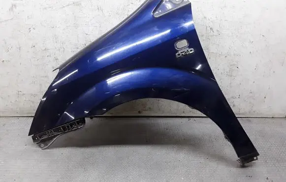 Toyota Corolla Verso AR10 Fender 
