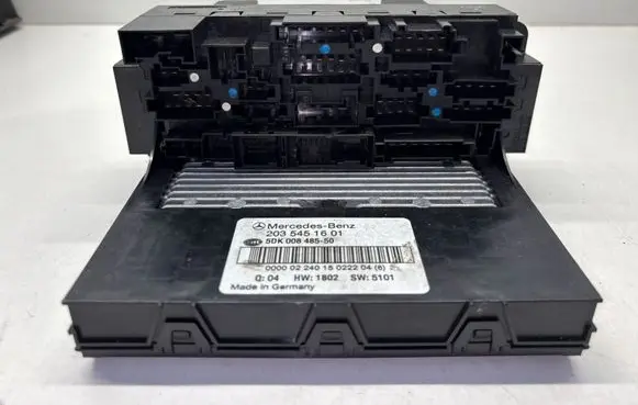 Mercedes-Benz C W203 Fuse box set 2035451601