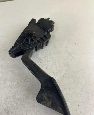 Toyota Land Cruiser (J120) Accelerator throttle pedal 7812060350 1988003020