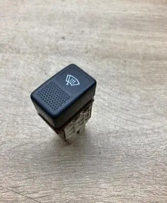 Subaru Legacy Windscreen/window heater switch 