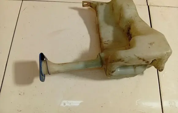 Volkswagen Transporter - Caravelle T4 Windshield washer fluid reservoir/tank 701955453