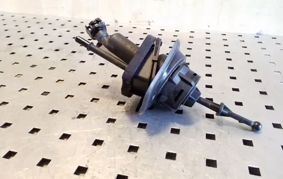 Ford Focus Clutch master cylinder BV617A542BA
