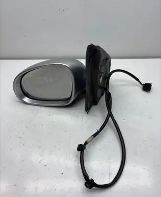 Volkswagen Golf V Front door electric wing mirror E13010880