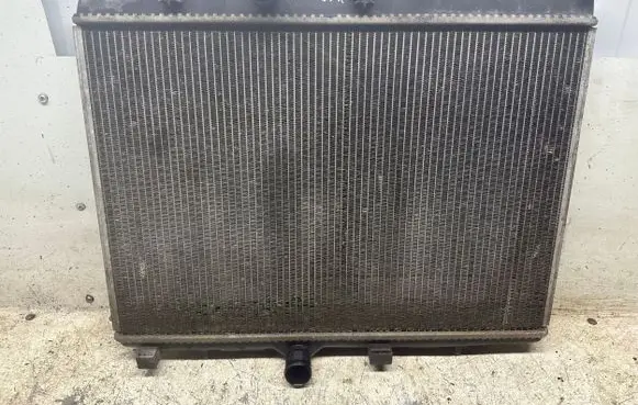 Peugeot 207 Coolant radiator