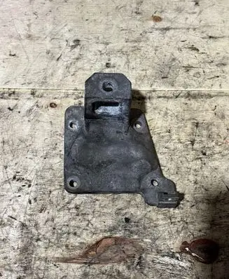BMW 5 E39 Engine mounting bracket 6751226 22116751226 1096076