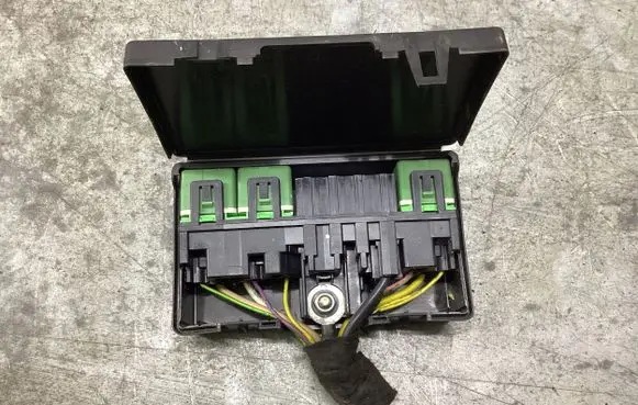 Citroen C4 I Picasso Fuse box set 963222948001 97086100