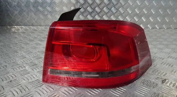 Volkswagen PASSAT B7 Rear/tail lights 3AE945096F