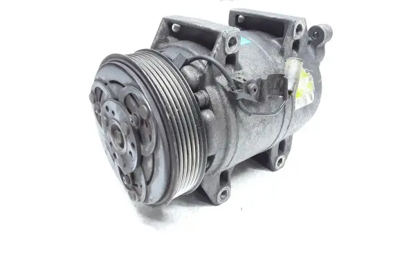 Volvo V70 Air conditioning (A/C) compressor (pump) 8708581