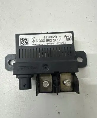 Mercedes-Benz A W176 Charging relay 27570500 1110029 A0009822023