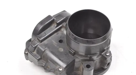 Peugeot 5008 Electric throttle body valve 8675278