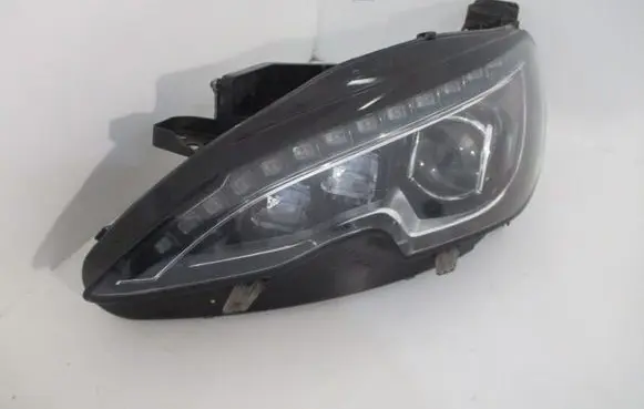 Peugeot 308 Headlight/headlamp 9800546480