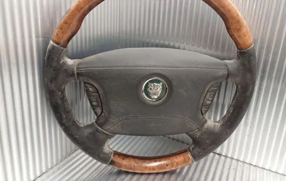 Jaguar S-Type Steering wheel