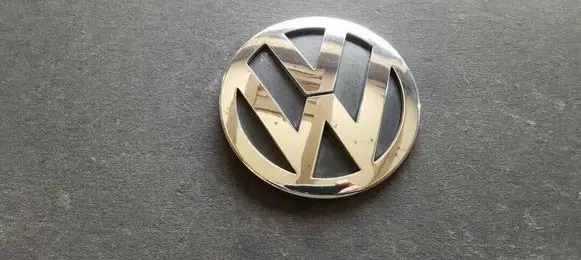 Volkswagen Touran I Manufacturers badge/model letters 1T0853630