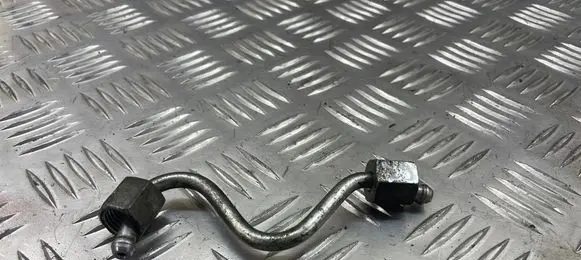 Fuel injector supply line/pipe