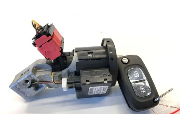 Renault Clio III Ignition lock N0502060