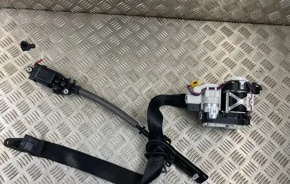Audi A8 S8 D4 4H Front seatbelt 4H0857706A