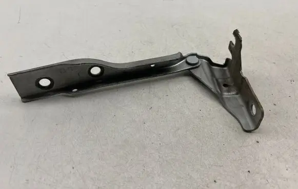 Engine bonnet/hood hinges