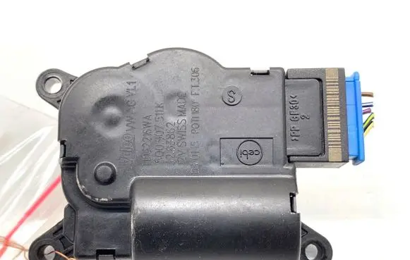 Volkswagen PASSAT B8 Air flap motor/actuator 5Q0907511K