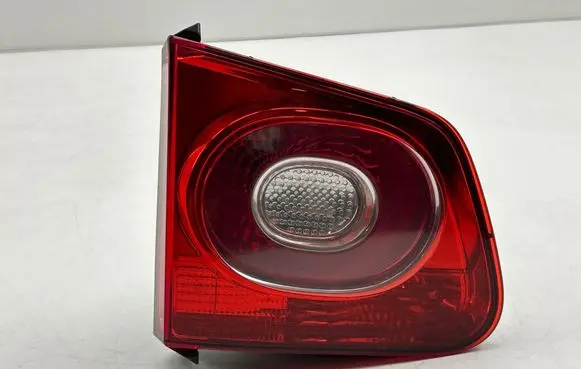 Volkswagen Tiguan Tailgate rear/tail lights 5N0945093B