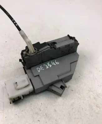 Peugeot 308 Coupe door lock (next to the handle) 567164