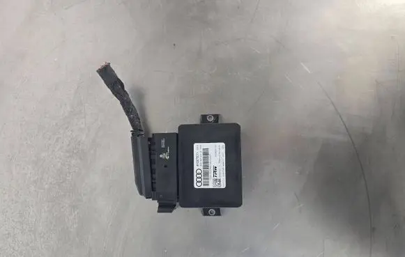 Audi A7 S7 4G Hand brake control module 4H0907801H 4H0907801A 32620325A