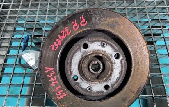Peugeot 208 Front wheel hub spindle knuckle IMPRK1375333