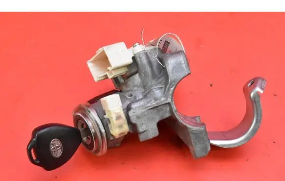 Toyota Avensis Verso Ignition lock 45020-0204