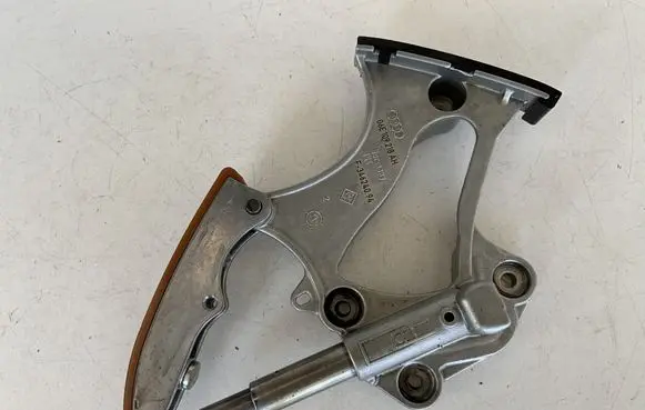 Audi Q7 4M Timing belt/chain tensioner 06E109218AH