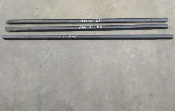 Volvo V70 Rear door windshield rail 