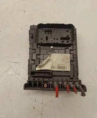 Volkswagen Touran II Fuse box set 1K0937125D 017183073