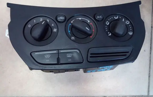 Ford Focus Climate control unit AM5T19980BD