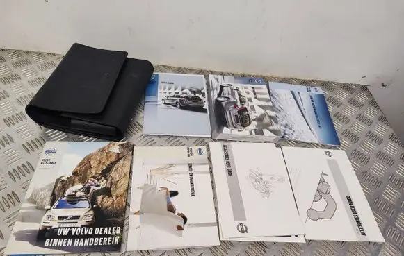 Volvo V60 Owners service history hand book 