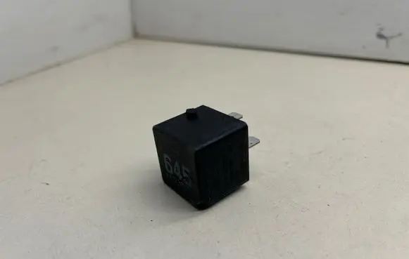 Audi Q7 4M Other relay 4H0951253A 3136B0006A080 PA66GF25