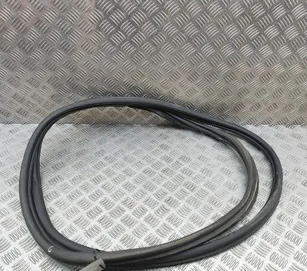 Audi TT TTS RS Mk3 8S Trunk rubber seal (body) 8S8827705