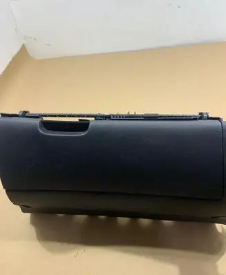 Skoda Octavia Mk2 (1Z) Glove box 1z1857097n
