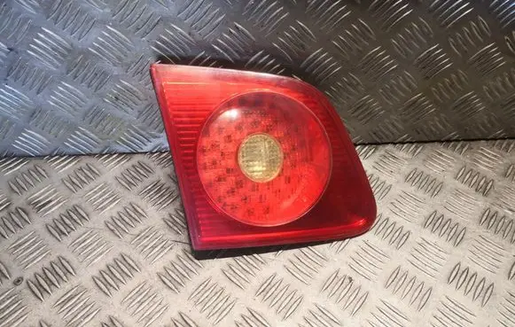 Tailgate rear/tail lights