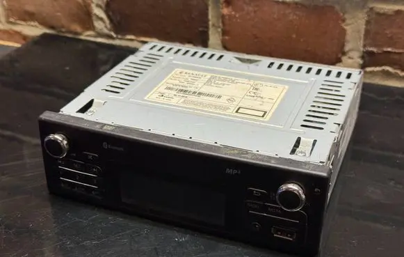 Mercedes-Benz Citan W415 HiFi Audio sound control unit 281156903R RV3SR3020EP 288547