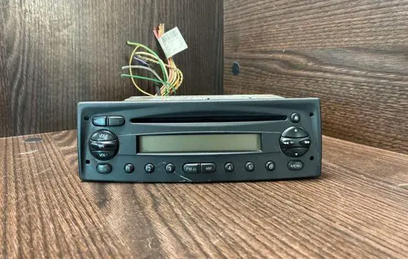 Iveco Daily 35 - 40.10 Radio/CD/DVD/GPS head unit 7607005081