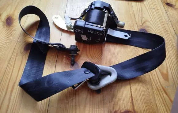 Nissan Micra Front seatbelt 86884AY321 33048955