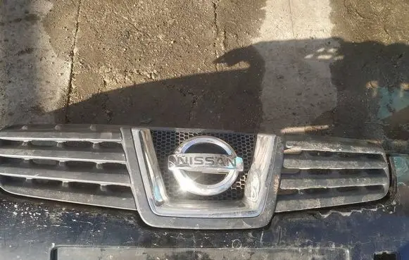 Nissan Qashqai Front grill 