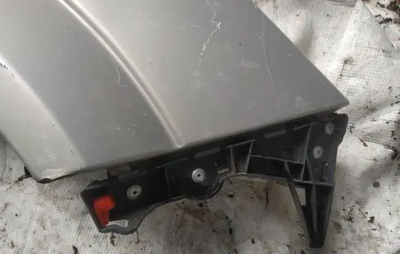 Opel Astra H Front bumper mounting bracket