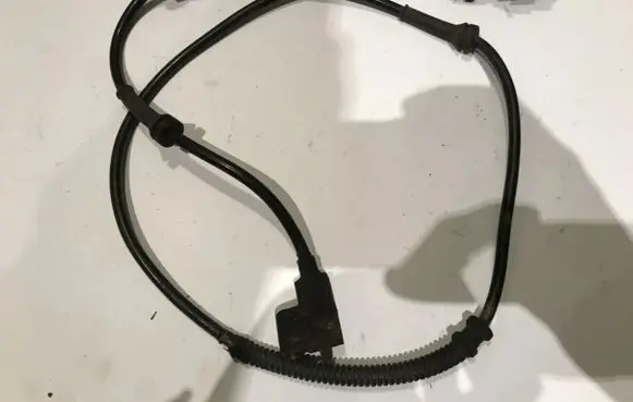 Chrysler Voyager ABS brake wheel speed sensor 741846 PWC69